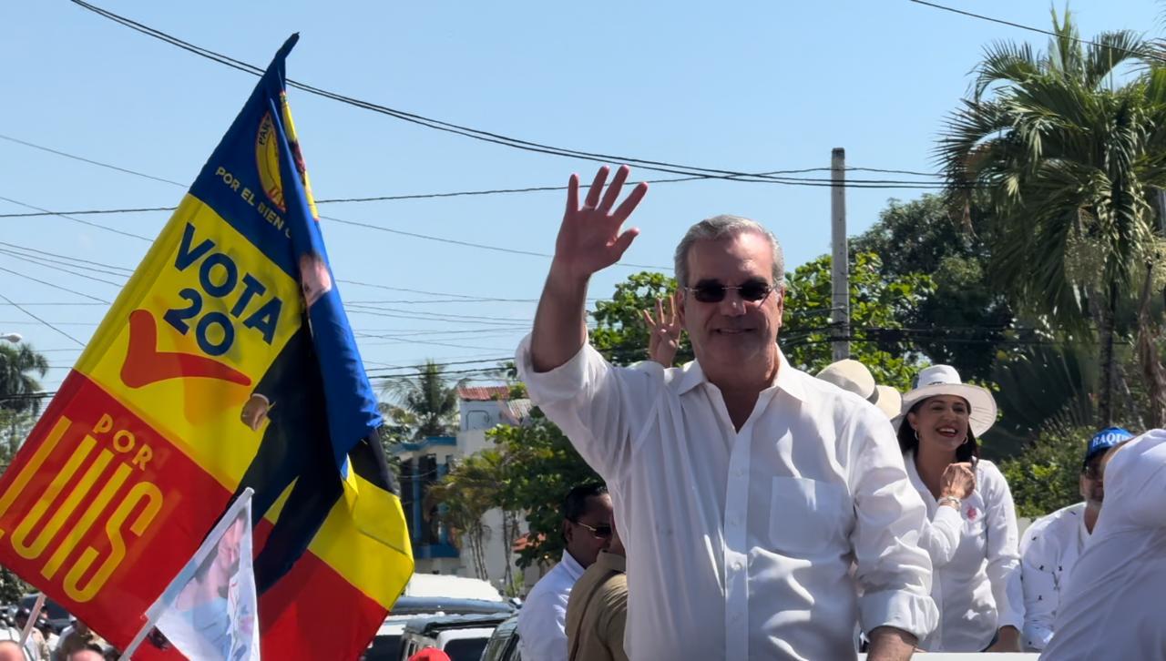 Luis “El Gallo” recorre 11 comunidades en fin de semana, en respaldo a presidente Luis Abinader y candidatos municipales