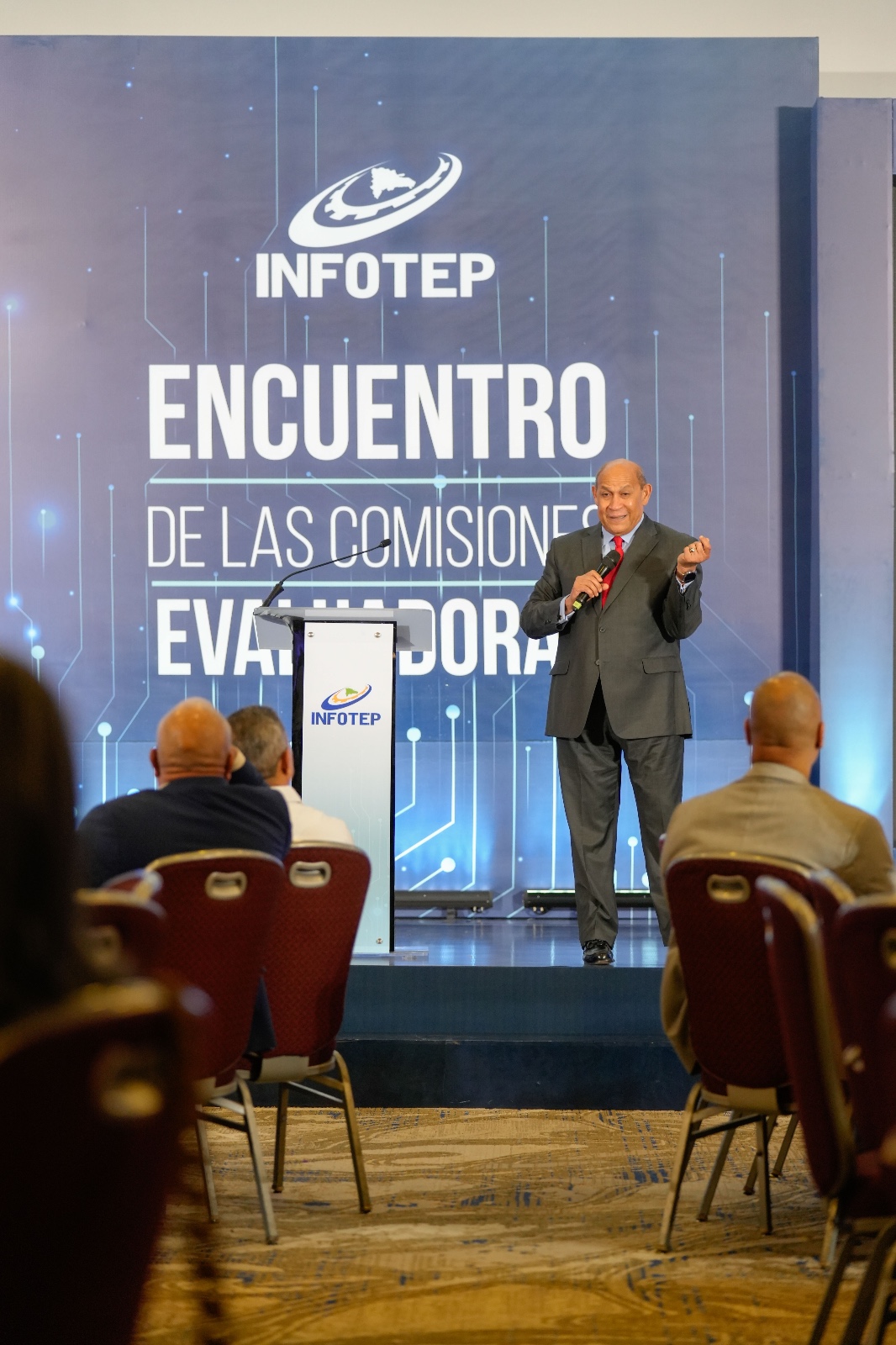 Rafael Santos Badía afirma evaluación de competencias eleva calidad de los técnicos egresados del INFOTEP